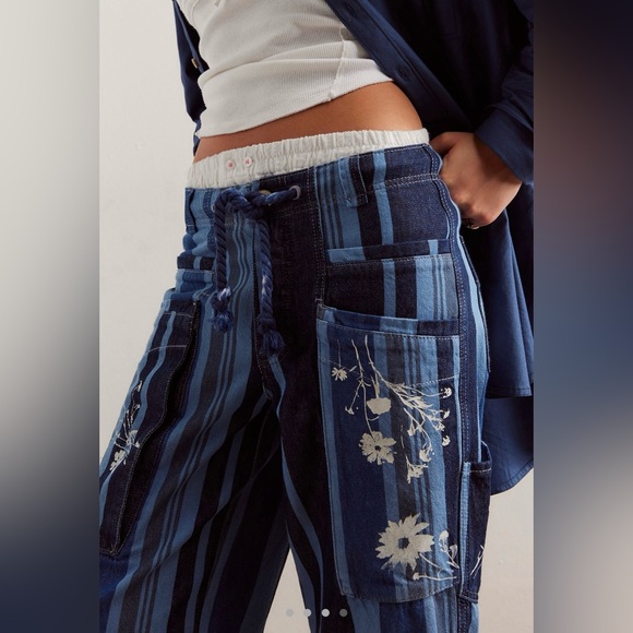 We The Free Blue Striped Cropped Pants - Picture 4 of 4